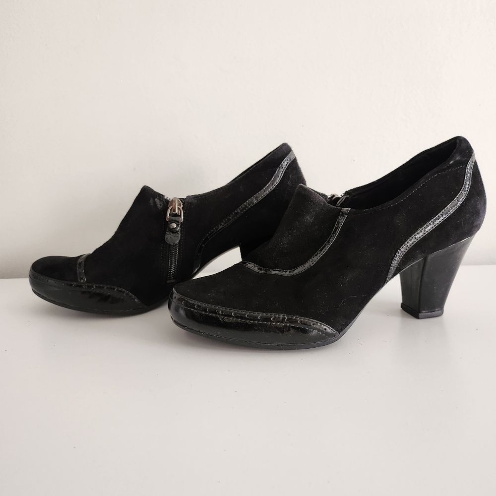 Clarks Artisian Black Ankle Boot Size 7M